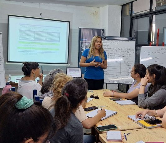 Taller contable para potenciar el trabajo de emprendedores sociales