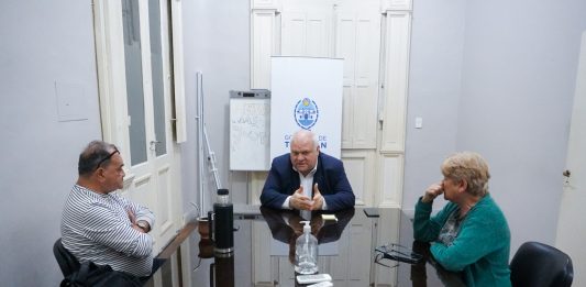 El ministro Masso recibió a referentes del centro comunitario Mate Cocido