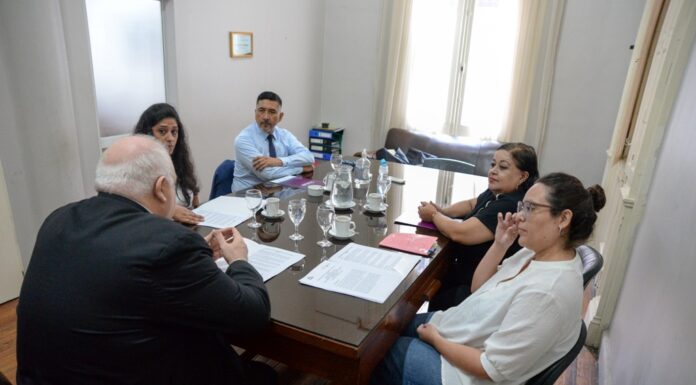 Reunión de trabajo para organizar actividades del 8M