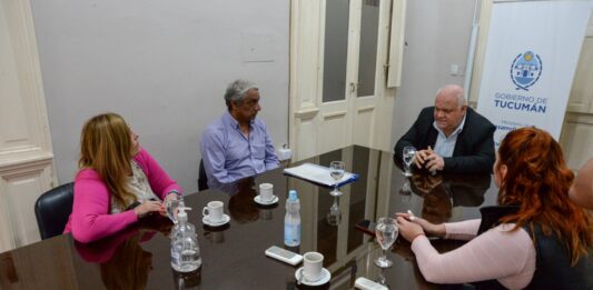 Masso se reunió con representantes de un merendero de Los Vázquez