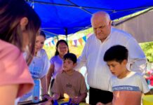 El Ministro junto a la Ludoteca Itinerante visitaron el barrio Autopista Sur