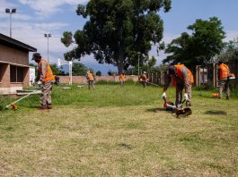 Titulares del Potenciar Trabajo aprestan a la escuela secundaria El Salvador para la vuelta a clases