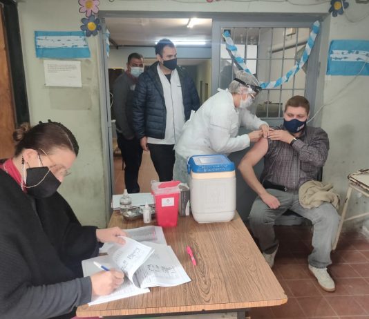 Continúan los operativos de vacunación antigripal en dispositivos de cuidado institucional