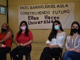Tres mujeres de Ellas Hacen obtuvieron sus títulos universitarios
