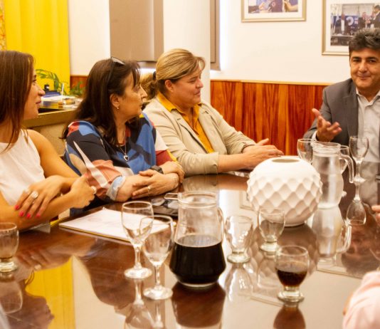 Firman un convenio para construir un centro integral para víctimas de violencia de género