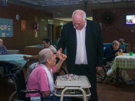 El ministro Masso destacó el trabajo que realizan las personas que acompañan a los Adultos Mayores en el Instituto San Alberto