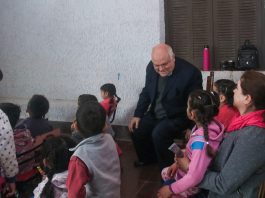 Niños y niñas de la Casa de Hermanos recibieron regalos en el mes de las infancias