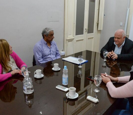 Masso se reunió con representantes de un merendero de Los Vázquez