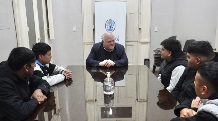 Masso recibió a representantes de la organización Peluqueros Solidarios