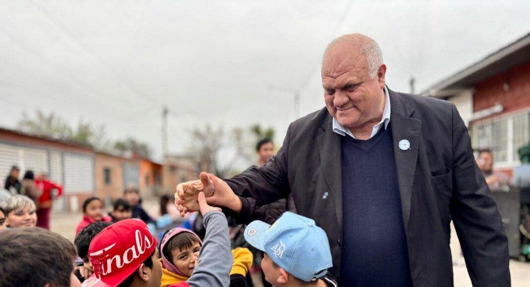 El ministro Masso visitó el merendero Rinconcito de Alegría y participó de una jornada de fútbol infantil