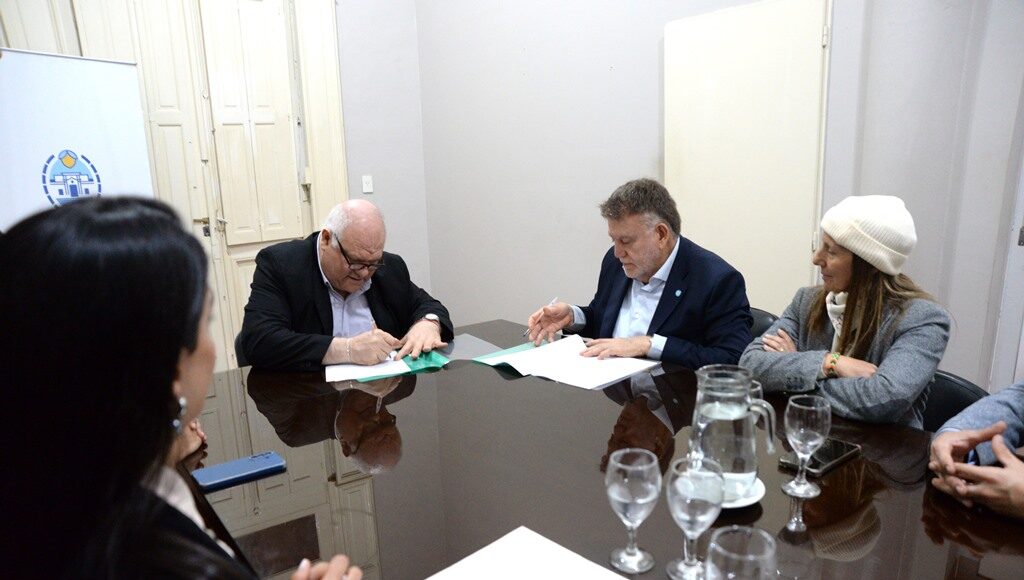 Masso firmó un convenio con el Ente Tucumán Turismo que favorecerá la inclusión y la economía social